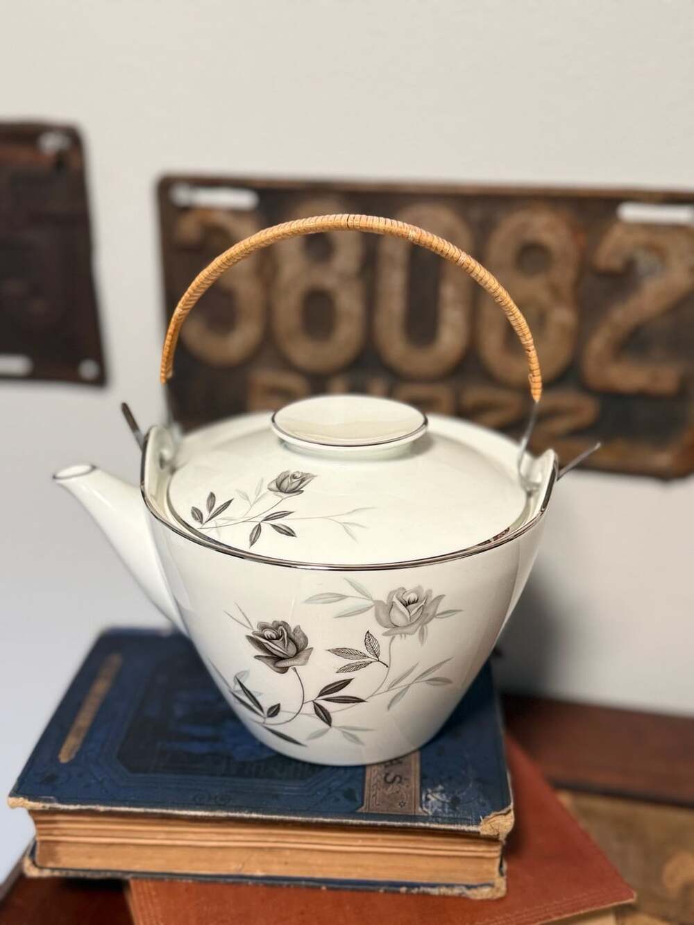 Noritake Rosamor Teapot & Lid with Removable Wicker/Rattan Wrapped Handle